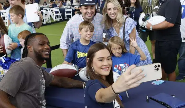 Noah Brown Cowboys Travel Meet & Greet